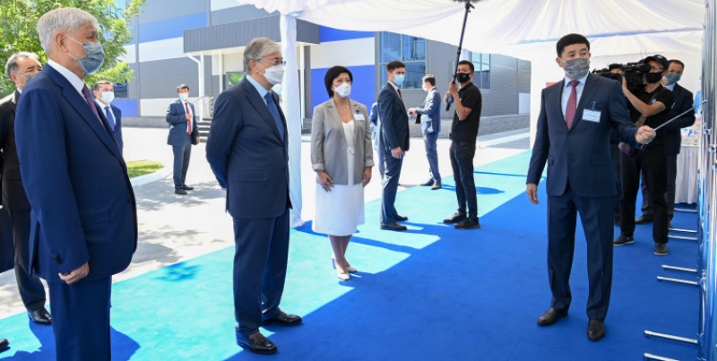 Президент РК Касым-Жомарт Токаев ознакомился с работой компании Dolce