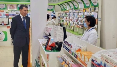 Председатель КМФК МЗ РК Бауыржан Байсеркин посетил аптеку Кызылординской области
